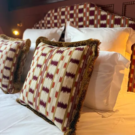 Hotel De Silhouette 4*