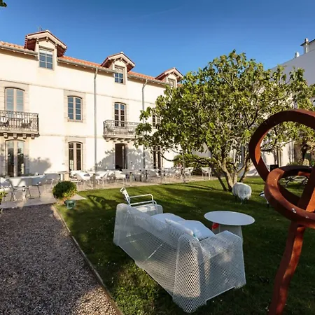 Hotel De Silhouette 4*