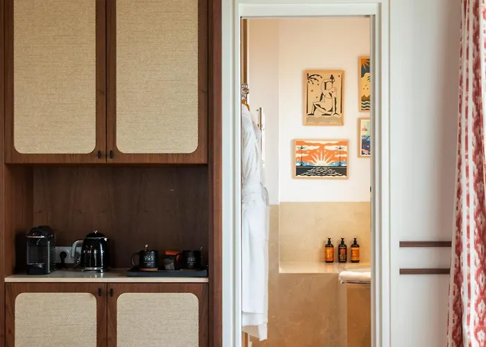 De Silhouette Отель Биарриц