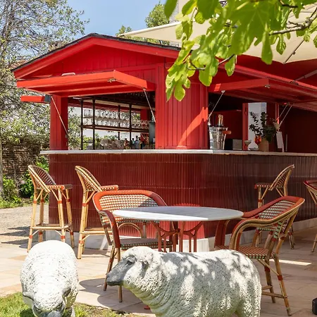 De Silhouette Szálloda 4*