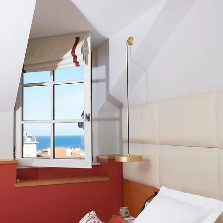 Hotel De Silhouette 4*
