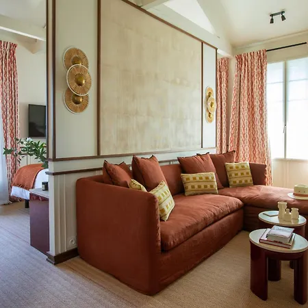 De Silhouette מלון 4*