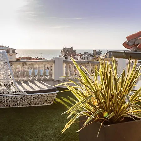 De Silhouette Μπιαρίτζ