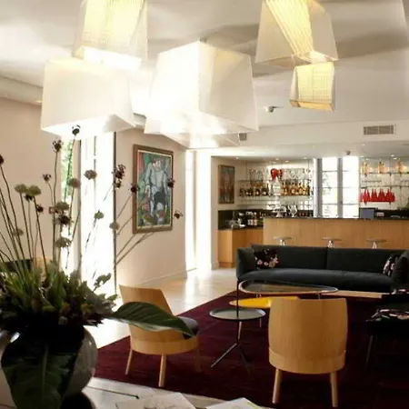 De Silhouette Hotell 4*