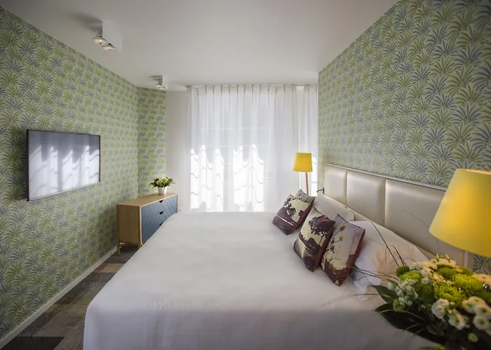 ドゥ シルエット ホテル 4*