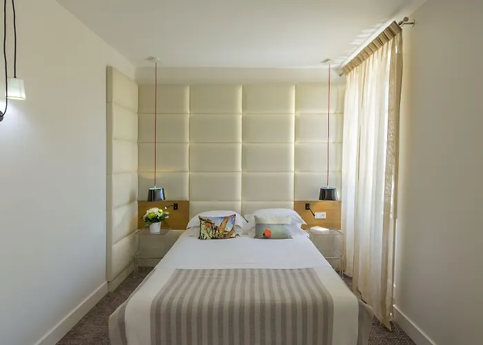 De Silhouette 4* ביאריץ